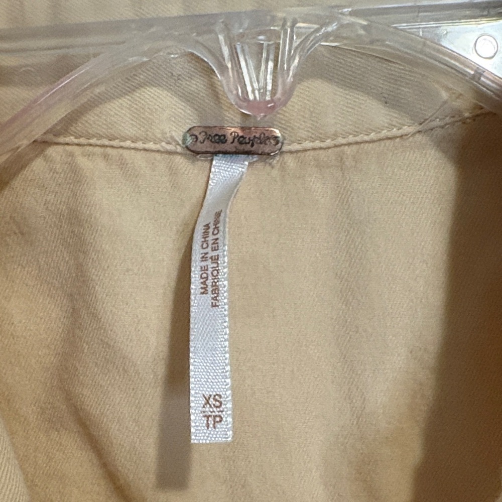 Free People Lightweight Sleeveless Utility Vest in light yellow XS - Picture 2 of 6